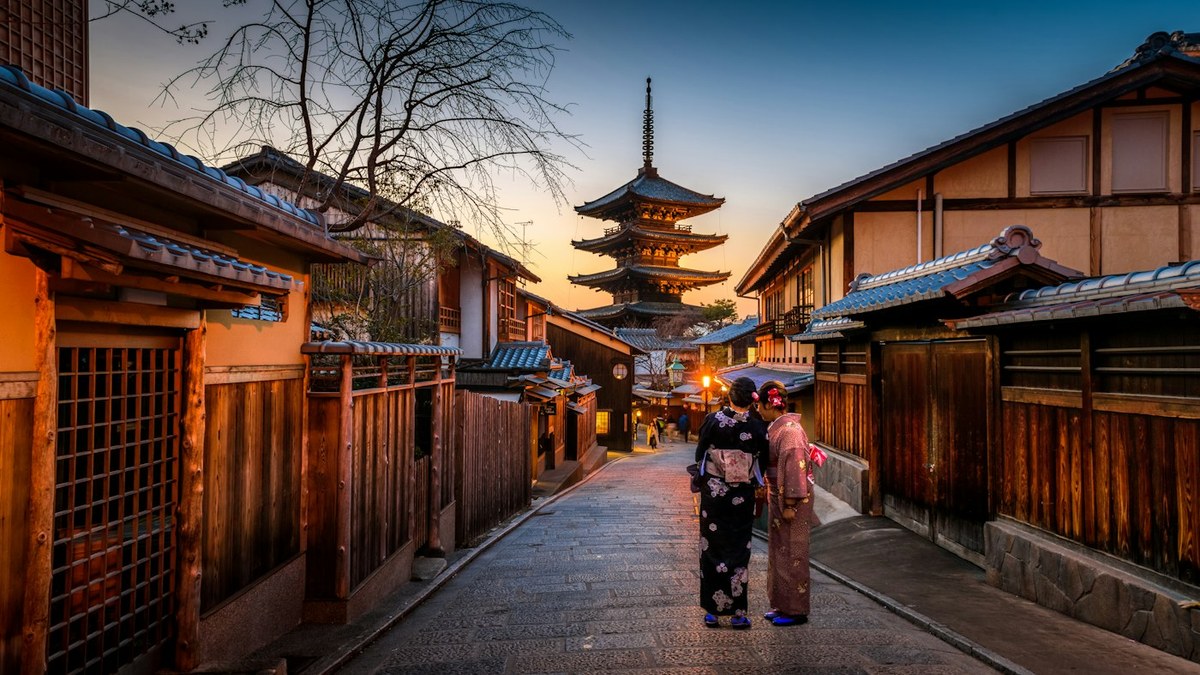 Temsili Japonya kentsel manzara fotoğrafı; resmi tören veya yasa metni görüntüsü değildir