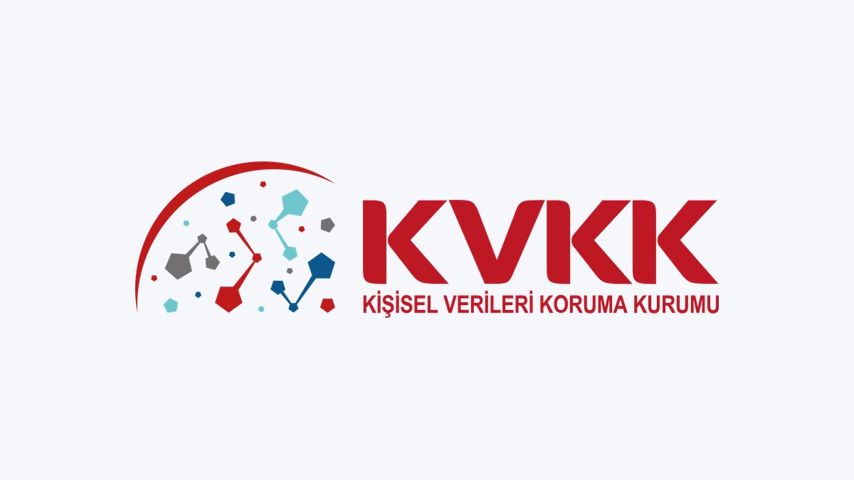 Açık gri zemin üzerinde Kişisel Verileri Koruma Kurumu (KVKK) logosu